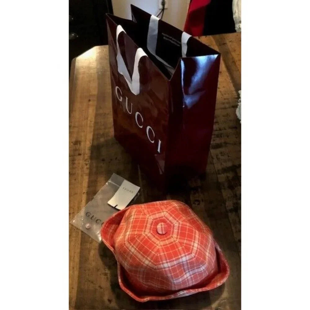AUTHENTIC NWT $650 GUCCI PLAID CLOCHE ORANGE & CREAM HAT SIZE L / 59